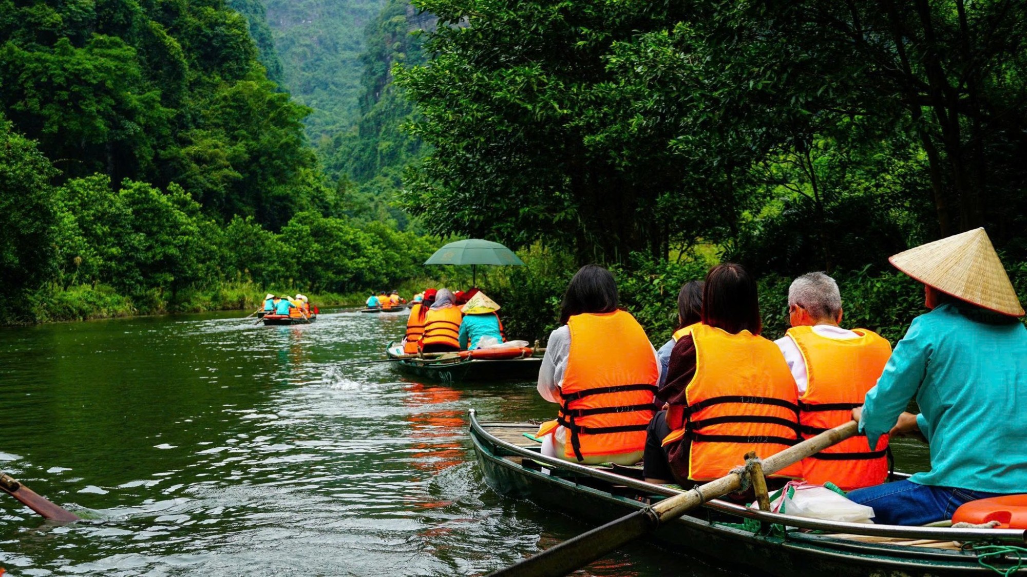 Chương trình đoàn em Tour Ninh Bình cho khách Trung ngày 25/10