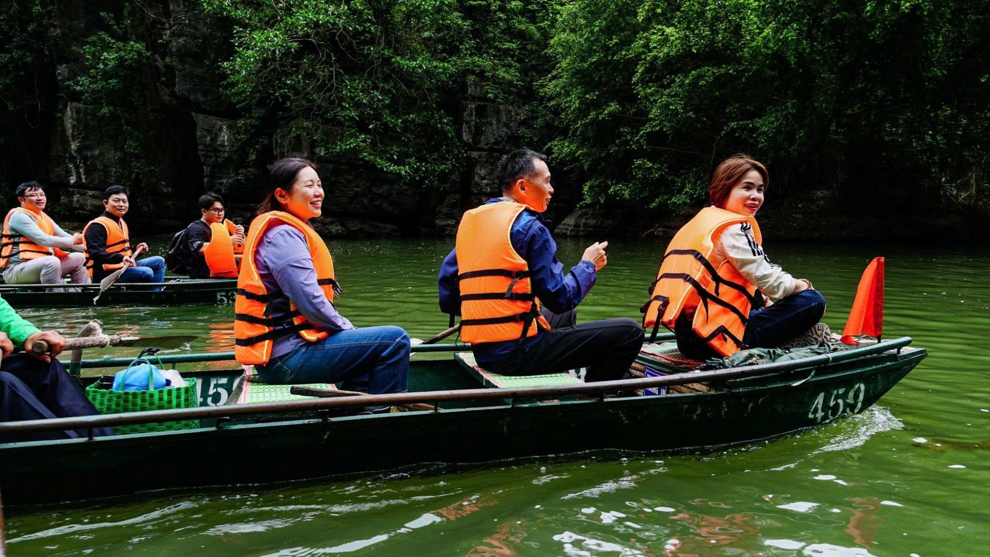 Chương trình đoàn em Tour Ninh Bình cho khách Trung ngày 25/10