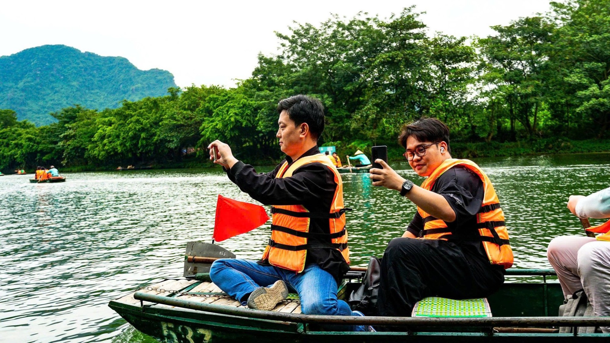 Chương trình đoàn em Tour Ninh Bình cho khách Trung ngày 25/10