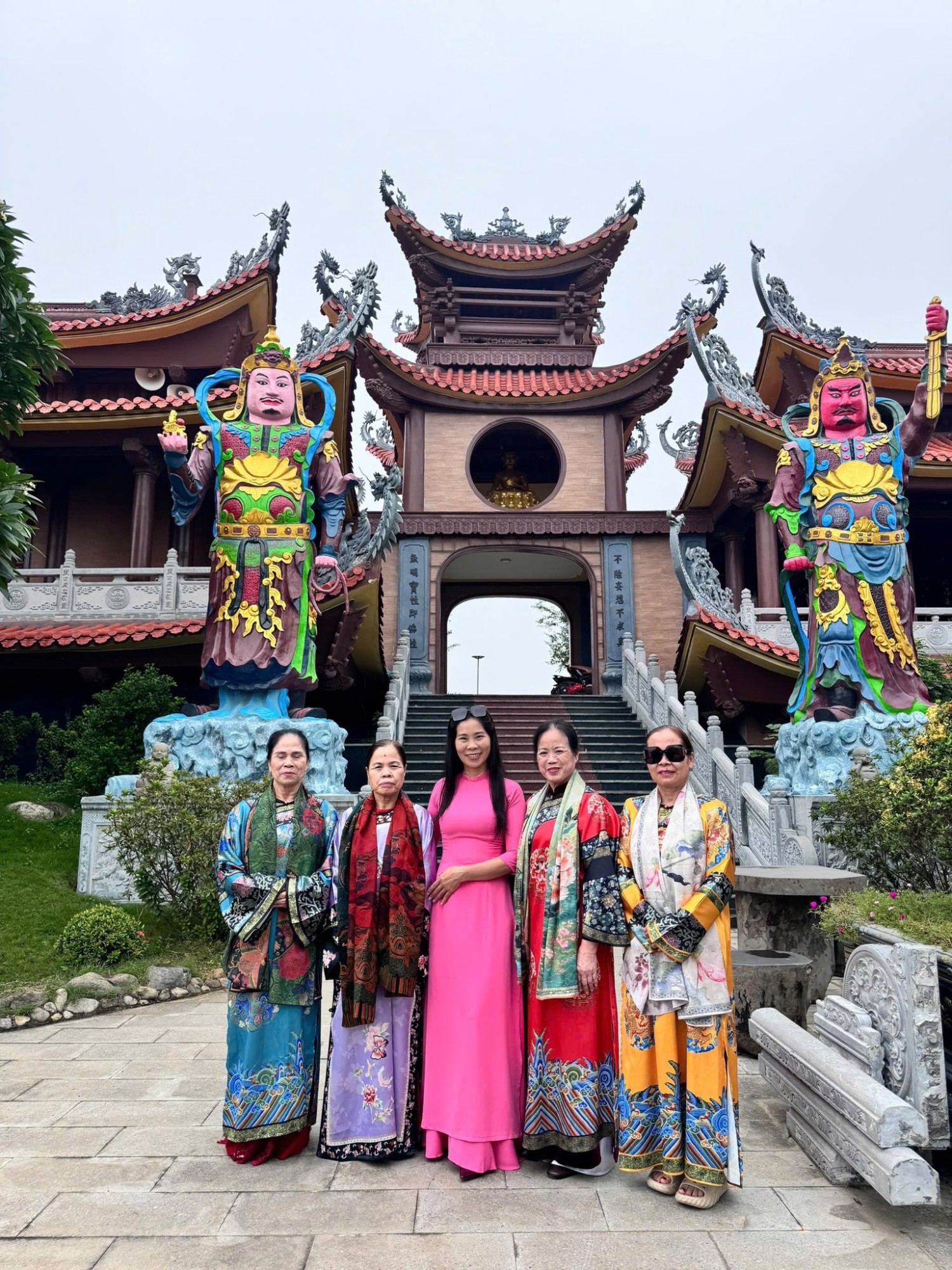 ĐOÀN EM LẠI LÊN ĐƯỜNG