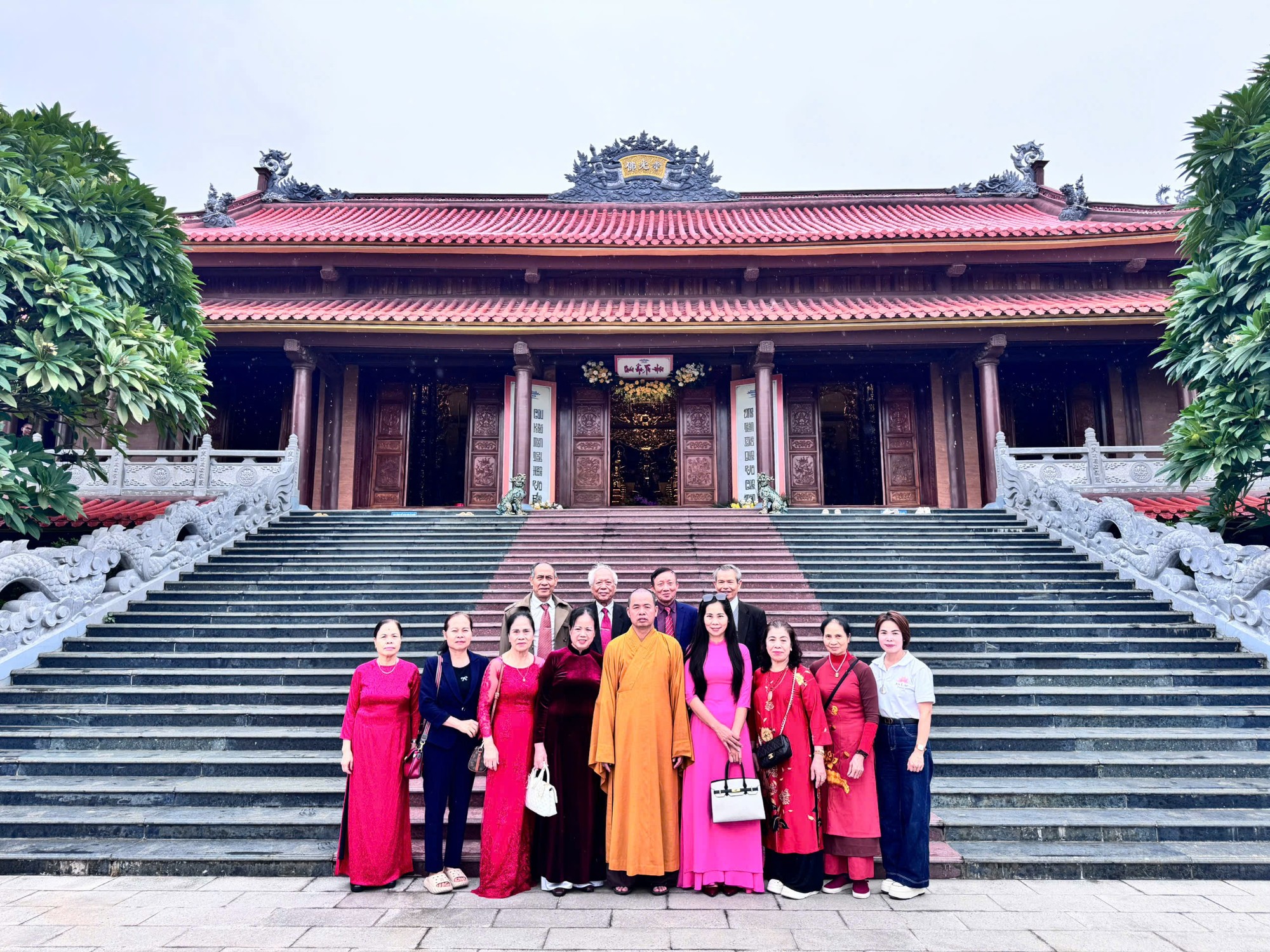 ĐOÀN EM LẠI LÊN ĐƯỜNG